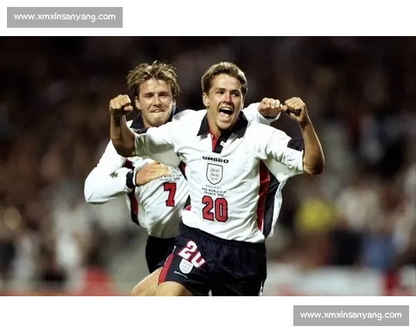 阿森纳青训新星与巴黎双雄同框:金童金球激励未来 阿森纳青训新星与巴黎双雄同框:金童金球激励未来