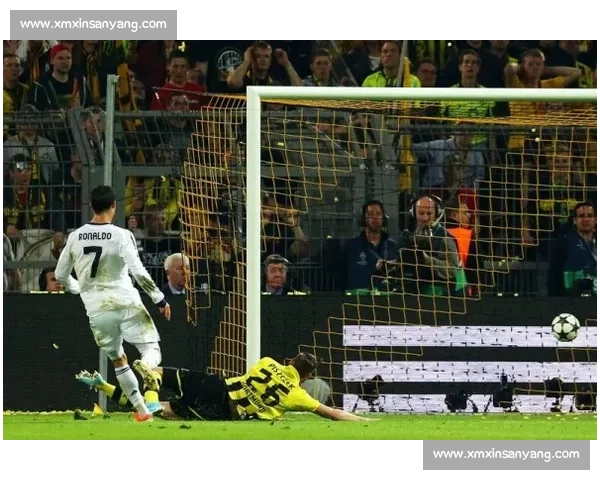 多特厨房改造烧光千万欧!今夏转会预算缩水至 3000 万,引援陷入两难困境